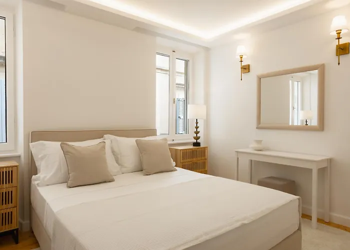 Agora Luxury Apartment By The Boyar Collection