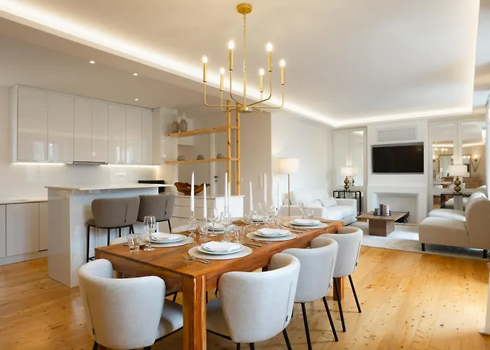 Agora Luxury Apartment By The Boyar Collection